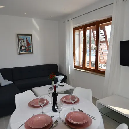 Nede Apartman Podgora