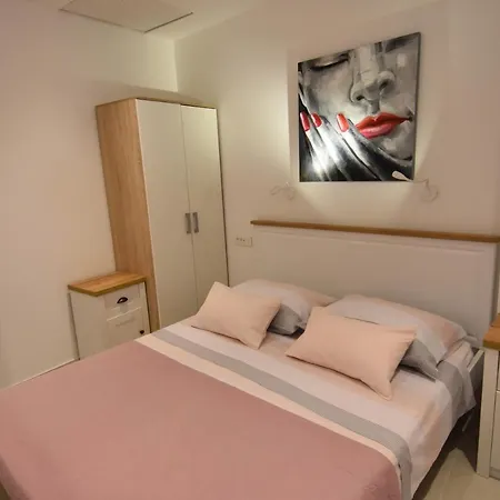 Nede * Podgora (Split-Dalmatia)