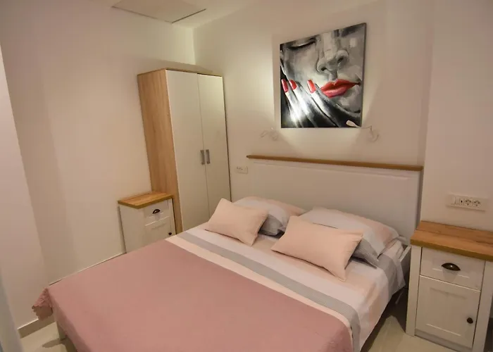 Nede * Podgora (Split-Dalmatia)